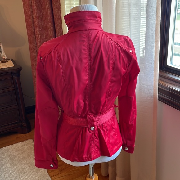Red jacket - Picture 2 of 6